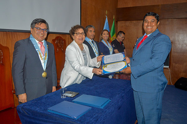 F1 AD HONOREM PIURA